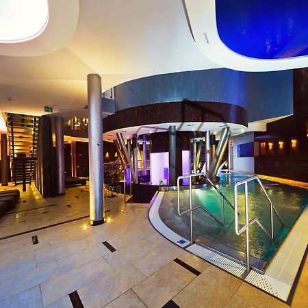 Blue Diamond Hotel Active Spa Trzebownisko Exteriör bild